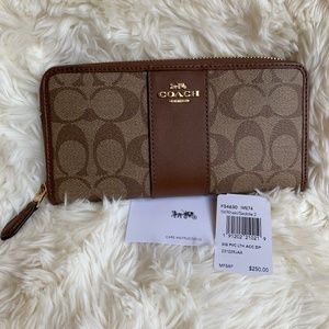 COACH Accordion Zip Wallet In Signature Canvas